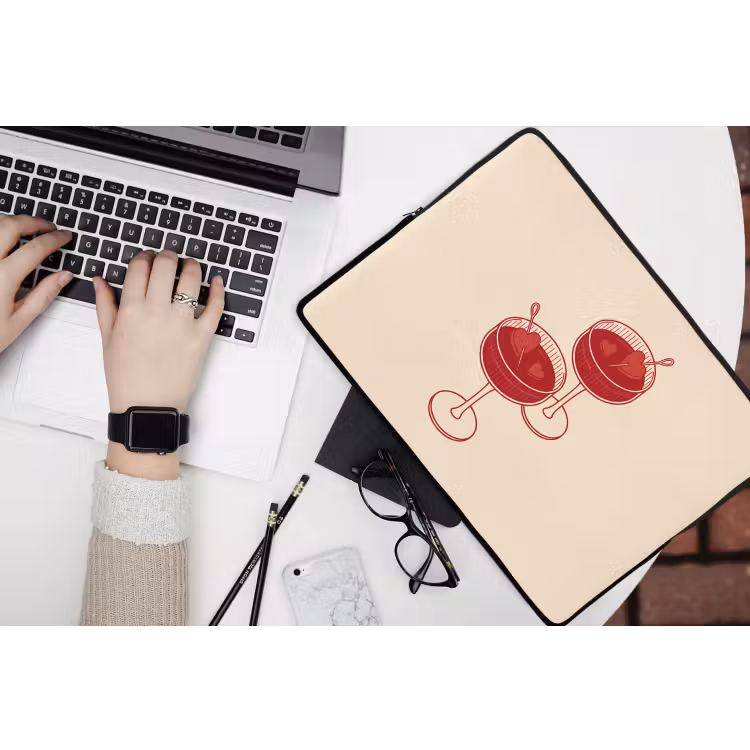 Cocktail - Hartjes - Liefde - Illustratie - Rood laptophoes neopreen klein -bureau