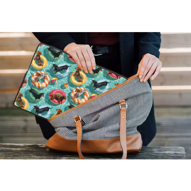 Teckels - Zwembad - Kleurrijk laptophoes neopreen klein 279 -tas