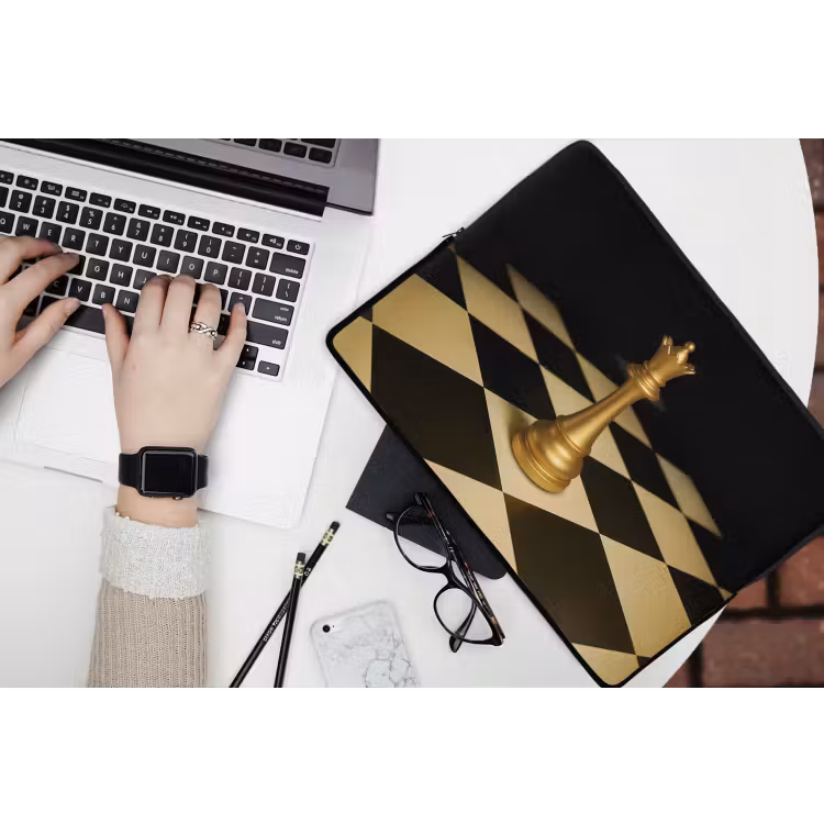 Koningin - Schaakstuk - Geblokt - Goud laptophoes neopreen klein -bureau