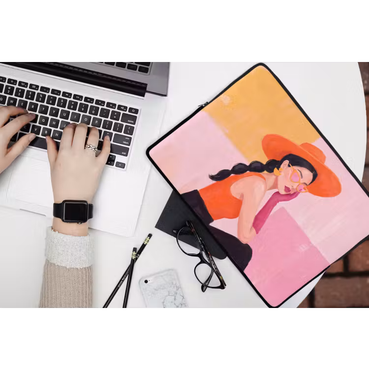 Vrouw - Hoed - Mode - Modern - Oranje laptophoes neopreen klein -bureau