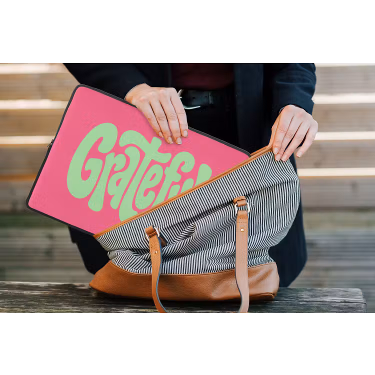 Grateful - Groen - Grafisch - Vloeiend laptophoes neopreen klein -tas