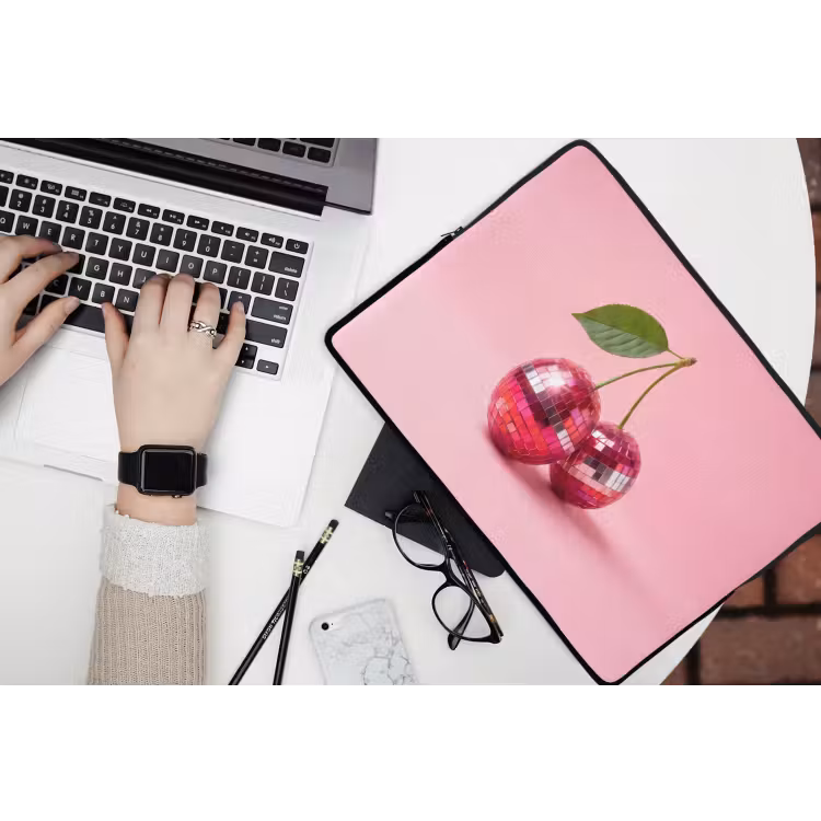 Disco - Kersen - Roze laptophoes neopreen klein -bureau