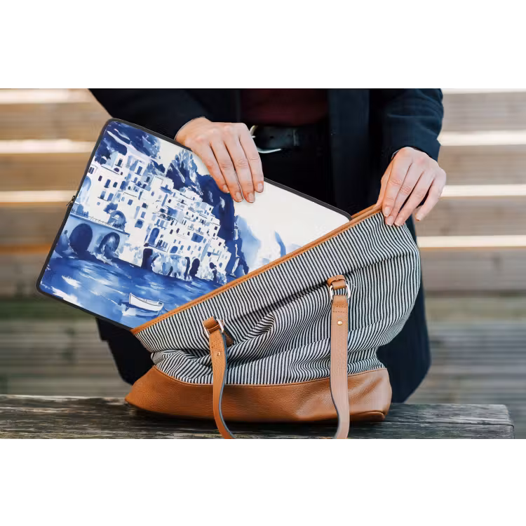 Dorp - Rotswand - Roeiboot - Water laptophoes neopreen klein -tas