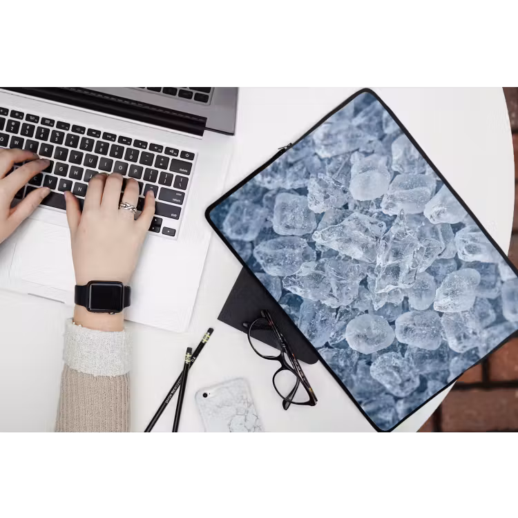 Ijsblokjes - Water - Blauw laptophoes neopreen klein -bureau
