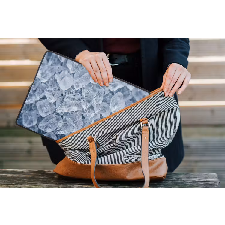 Ijsblokjes - Water - Blauw laptophoes neopreen klein -tas