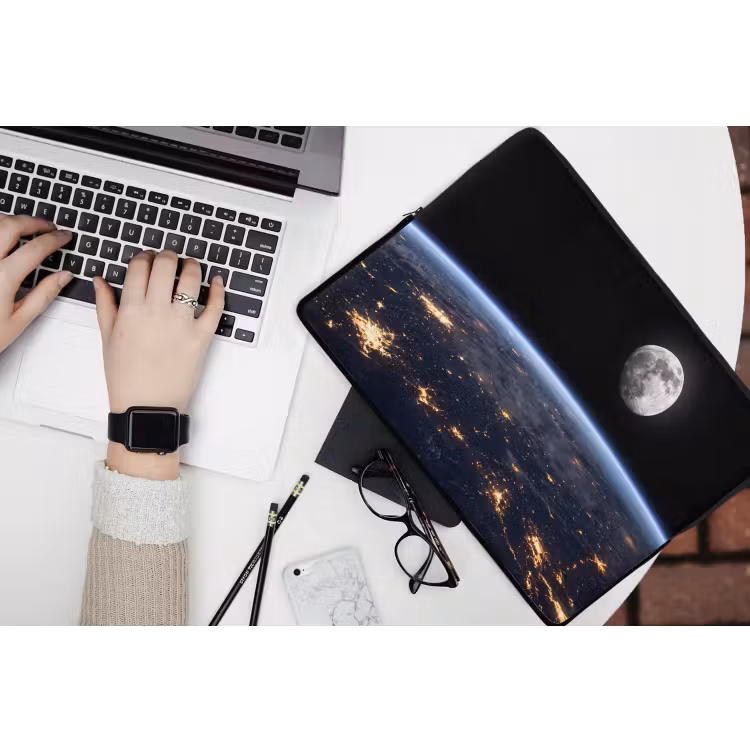 Laptop hülle - Erde – Nacht – Weltraum - Aarde - Nacht - Ruimte laptophoes neopreen klein