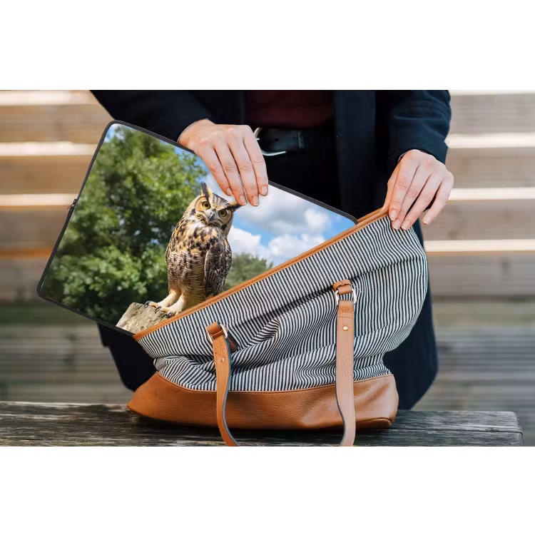 Uil - Boomstronk - Bos - Lucht laptophoes neopreen klein -tas