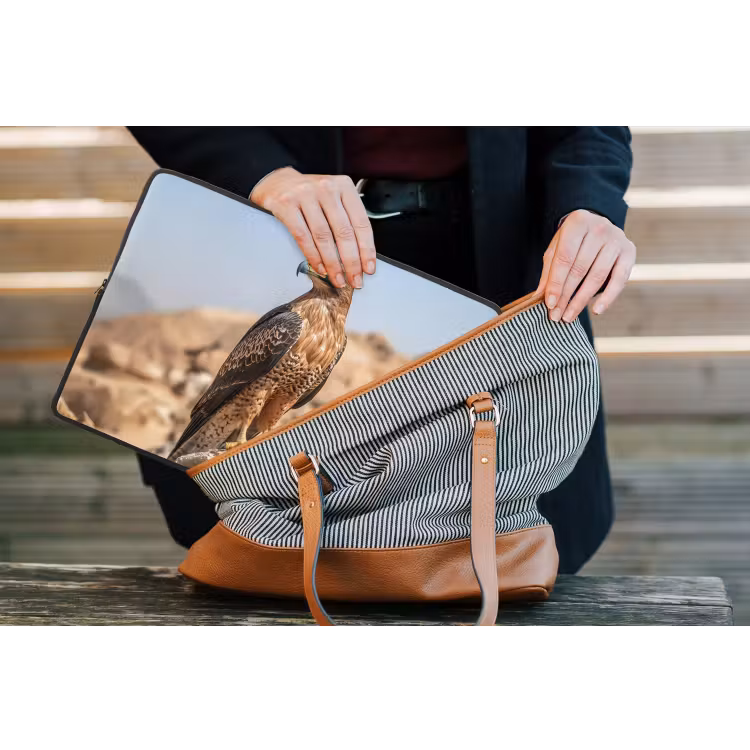 Valk - Vogel - Rots - Macht laptophoes neopreen klein -tas