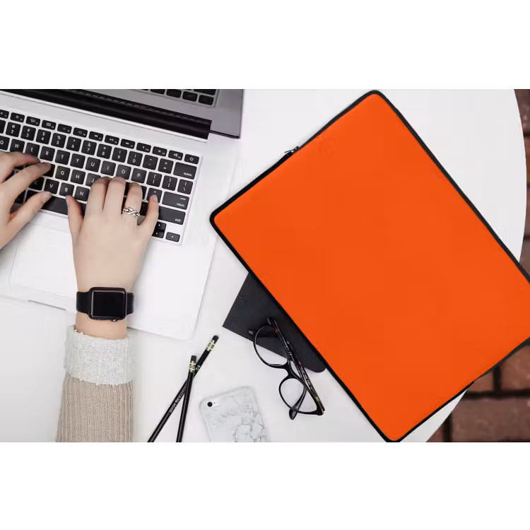 Fiery  - Tangerine - Oranje laptophoes neopreen klein 279 -bureau