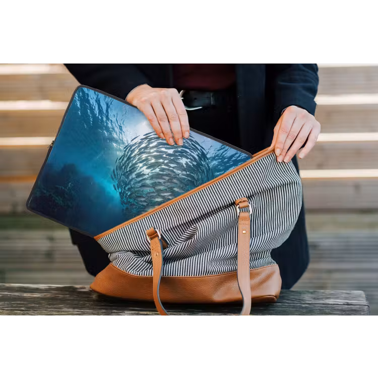 Vis - School - Oceaan - Natuur - Blauw laptophoes neopreen klein -tas