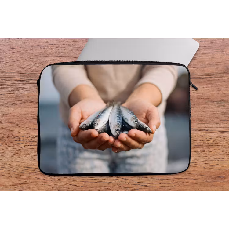 Laptop hülle - Fisch – Hände – Natur - Vis - Handen - Natuur laptophoes neopreen klein