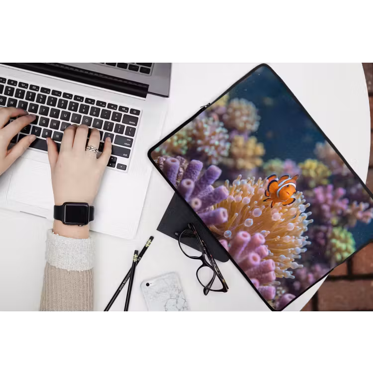 Vis - Koraal - Onderwater - Oranje - Dieren laptophoes neopreen klein -bureau