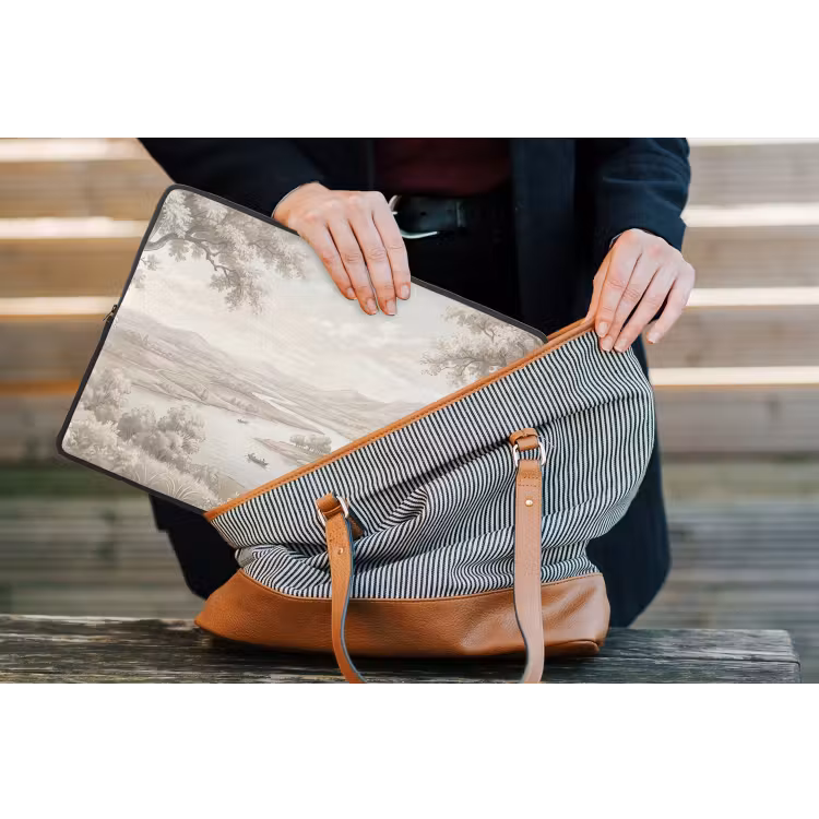 Rivierlandschap - Bergen - Natuur - Vintage - Beige laptophoes neopreen klein -tas