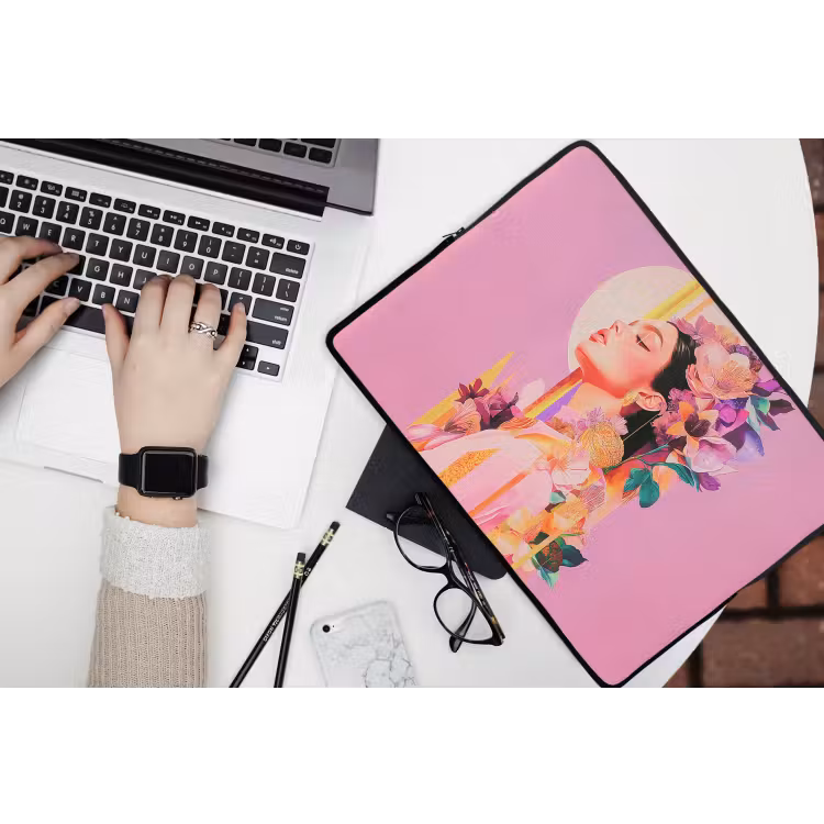 Vrouw - Bloemen - Paars - Abstract laptophoes neopreen klein -bureau