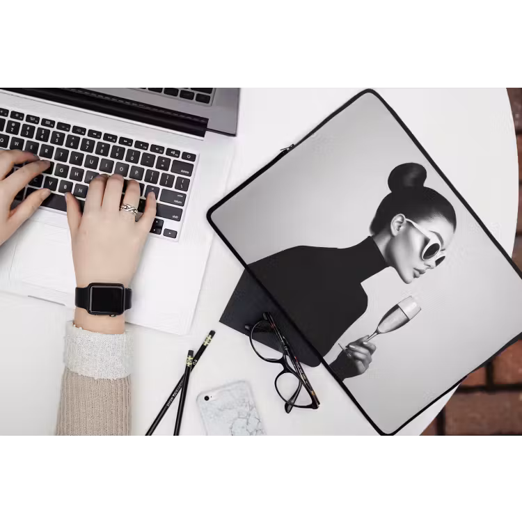 Vrouw - Champagne - Modern laptophoes neopreen klein -bureau