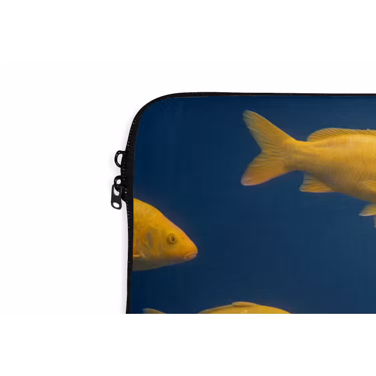Vrouw - Vis - Water - Natuur - Geel laptophoes neopreen klein -detail