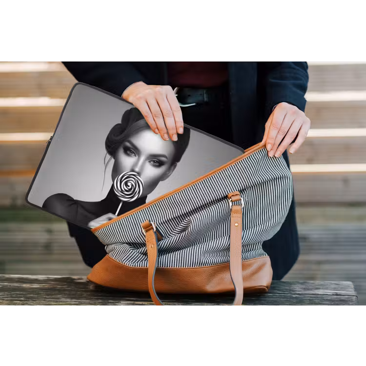 Vrouw - Lolly - Zwart laptophoes neopreen klein -tas