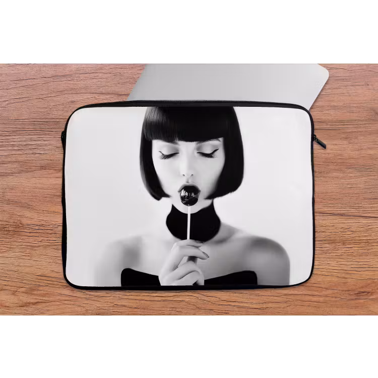Vrouw - Lolly - Zwart - Wit laptophoes neopreen klein -tafel