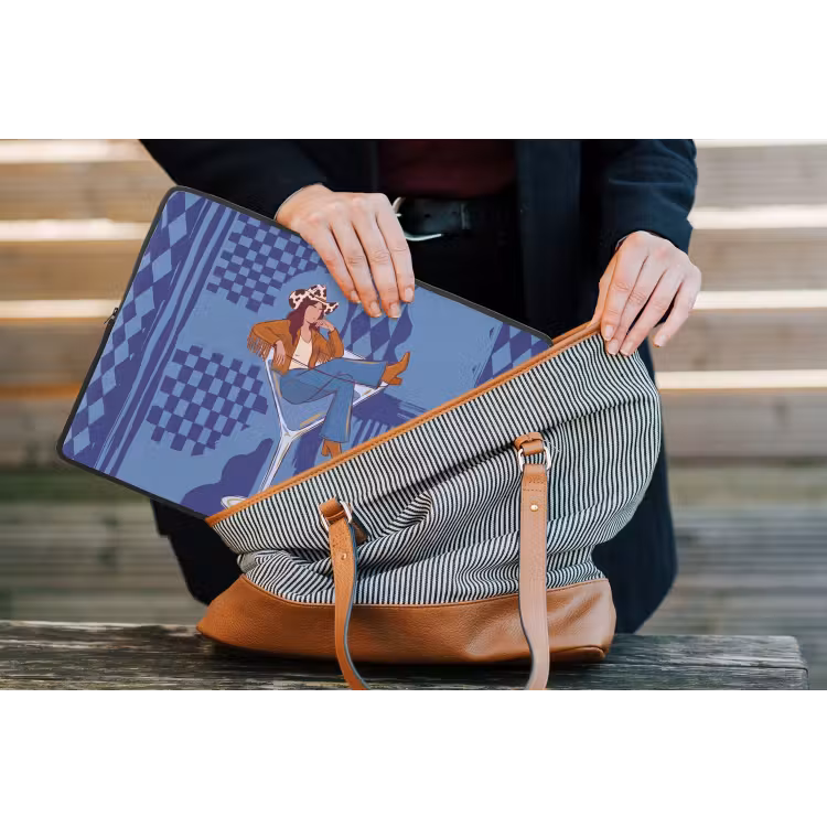 Vrouw - Martini glas - Abstract - Blauw - Kunst laptophoes neopreen klein -tas