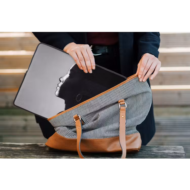 Vrouw - Profiel - Mensen - Zwart-wit laptophoes neopreen klein -tas