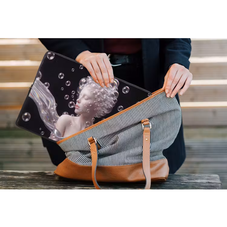 Vrouw - Bellen - Abstract - Kleurrijk laptophoes neopreen klein -tas
