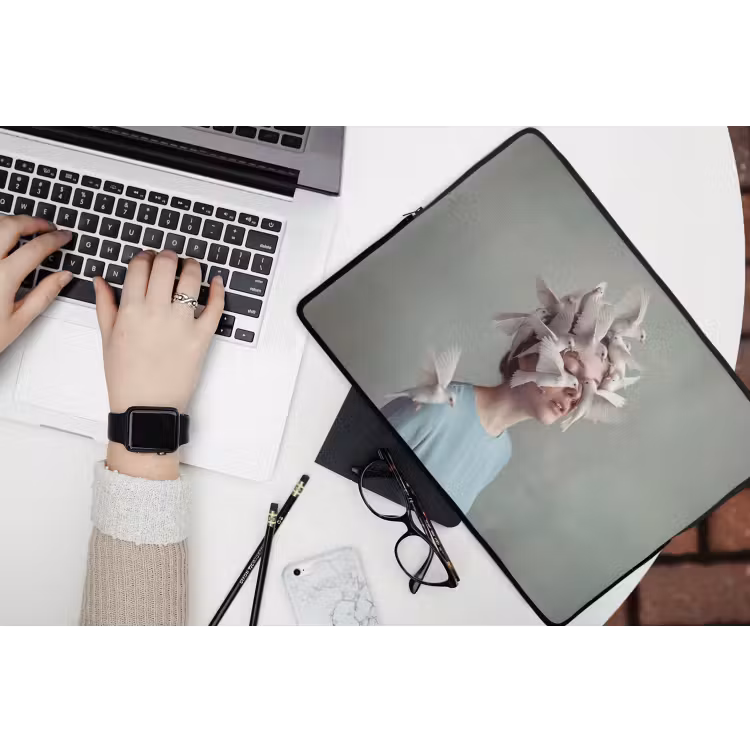 Vrouw - Vogels - Abstract - Modern - Wit laptophoes neopreen klein -bureau