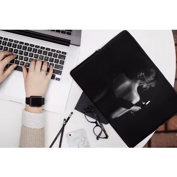Vrouw - Wijn - Jurk laptophoes neopreen klein -bureau