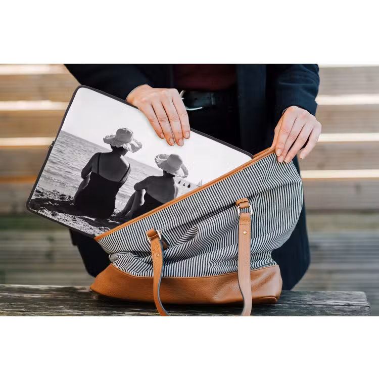 Vrouwen - Zonnehoed - Strand - Zwart - Wit laptophoes neopreen klein -tas