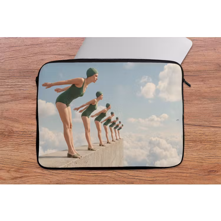 Laptop hülle - Frauen – Tauchhaltung – Wolken — 2