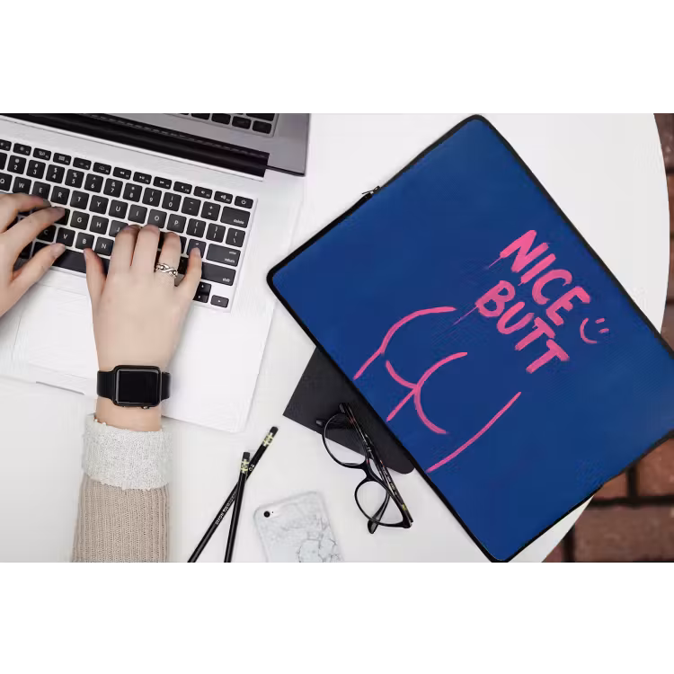 Brutaal - Grappig - Blauw laptophoes neopreen klein -bureau