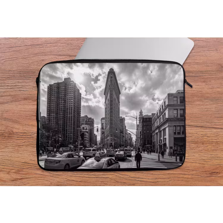 Gebouw - Hoogbouw - Stad - Architectuur - Zwart-wit laptophoes neopreen klein -tafel