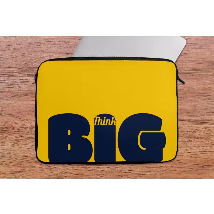 Geel - Think big - Grafisch laptophoes neopreen klein -tafel