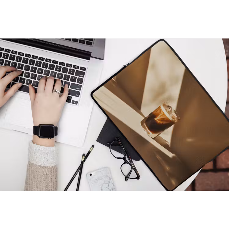Glas - Ijskoffie - Schaduw - Bruin laptophoes neopreen klein -bureau