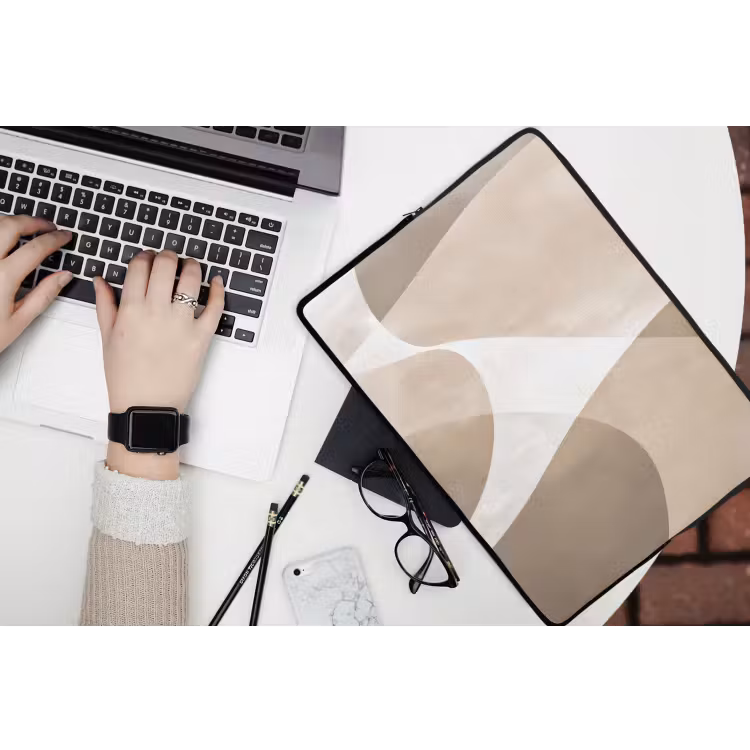 Vloeiende vlakken - Harmonieus - Golvend laptophoes neopreen klein -bureau