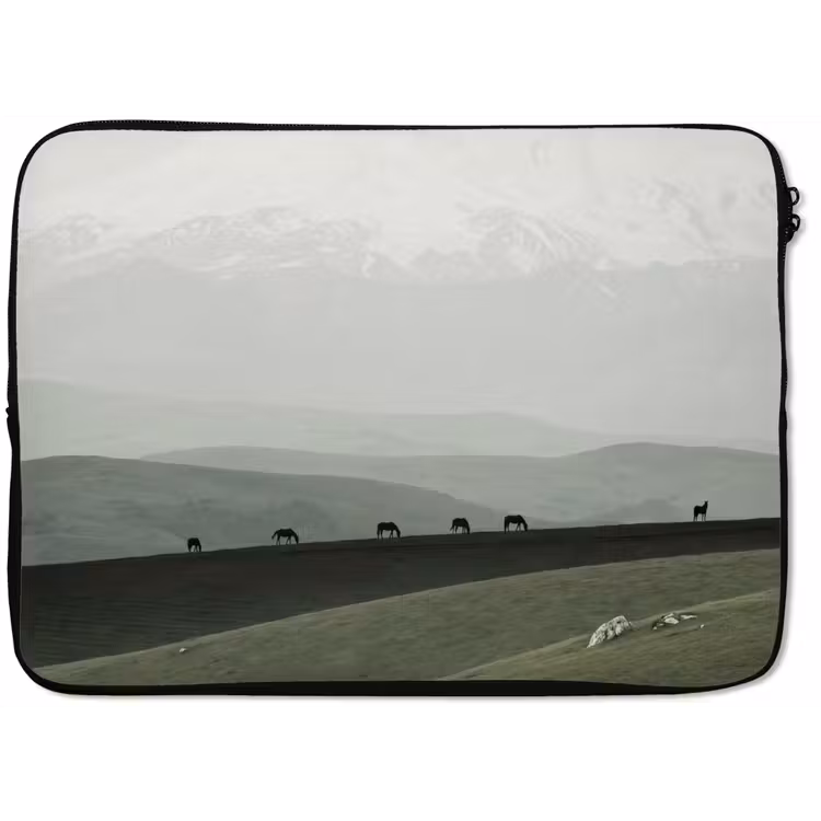 Grijs - Berg - Paarden laptophoes neopreen klein -zkaufland3dotto
