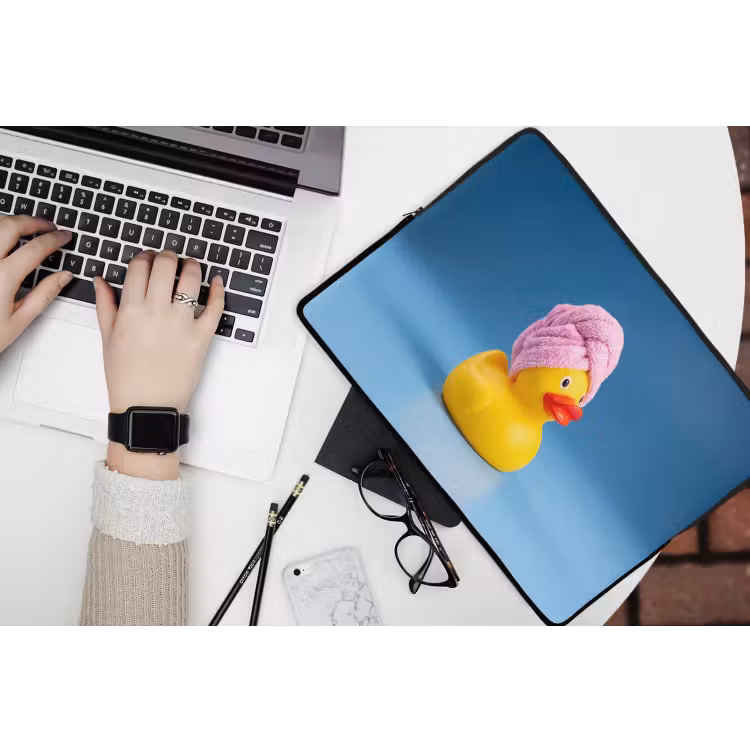 Badeend - Handdoek - Blauw laptophoes neopreen klein -bureau