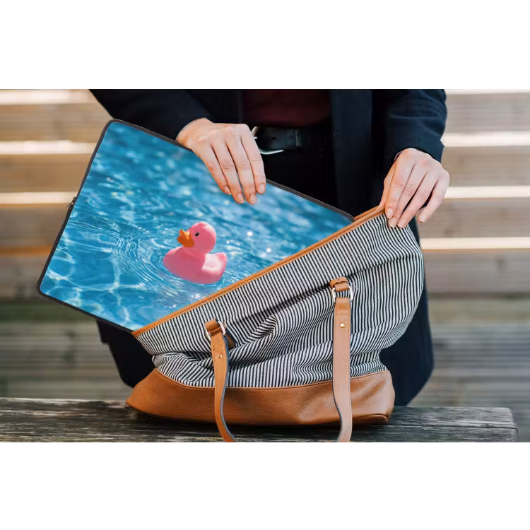 Badeend - Dobberend - Roze laptophoes neopreen klein -tas