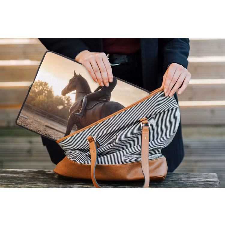 Harmonie - Ruiter - Zon laptophoes neopreen klein -tas