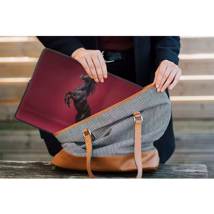 Hengst - Steigert - Rood laptophoes neopreen klein -tas