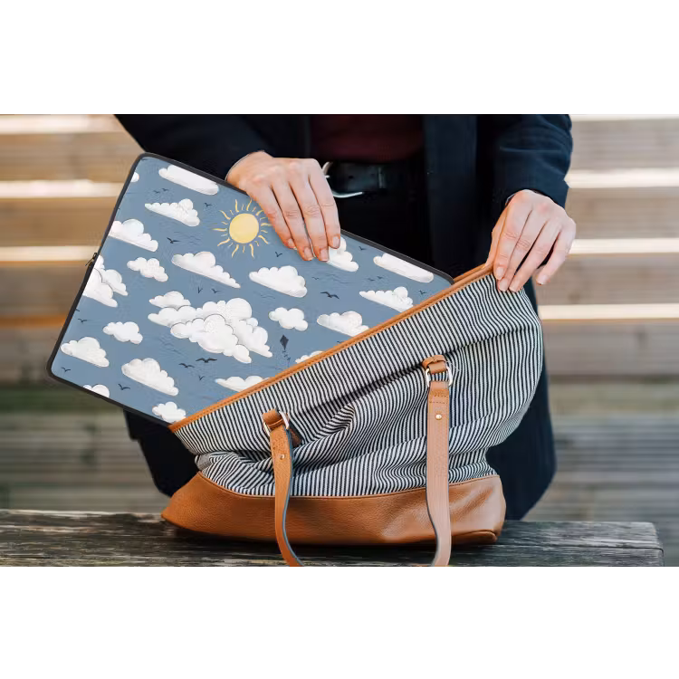 Lucht - Zon - Wolken - Natuur - Blauw laptophoes neopreen klein -tas