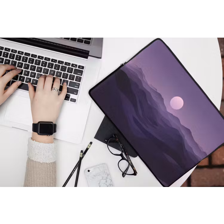 Heuvels - Paars - Mist - Zon laptophoes neopreen klein -bureau