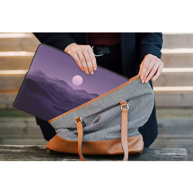 Heuvels - Paars - Mist - Zon laptophoes neopreen klein -tas