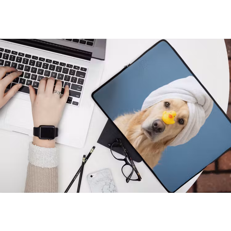 Hond - Badeend - Geel laptophoes neopreen klein -bureau