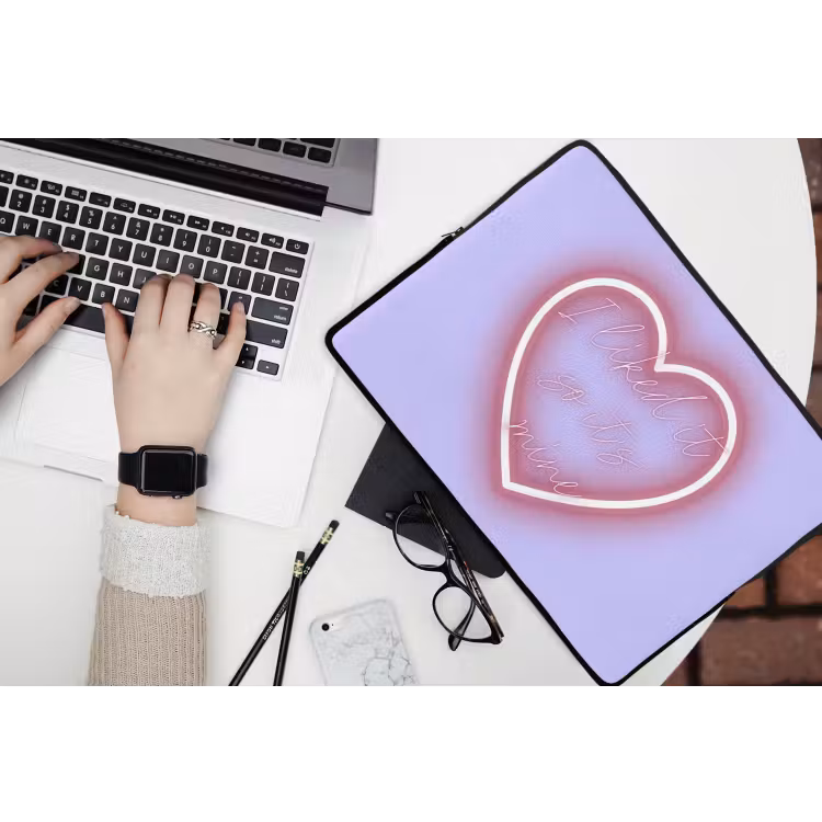 I liked it so it's mine - Neon hart - Paars laptophoes neopreen klein -bureau