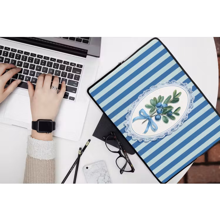 Illustratie - Bessen - Blauw - Strepen laptophoes neopreen klein -bureau