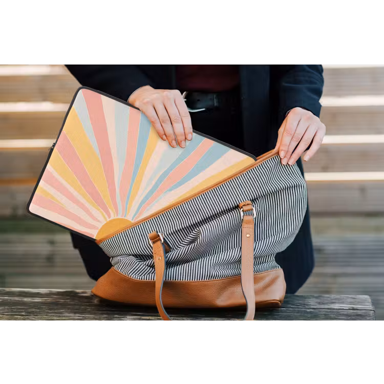 Illustratie - Zon - Pastelkleuren laptophoes neopreen klein -tas