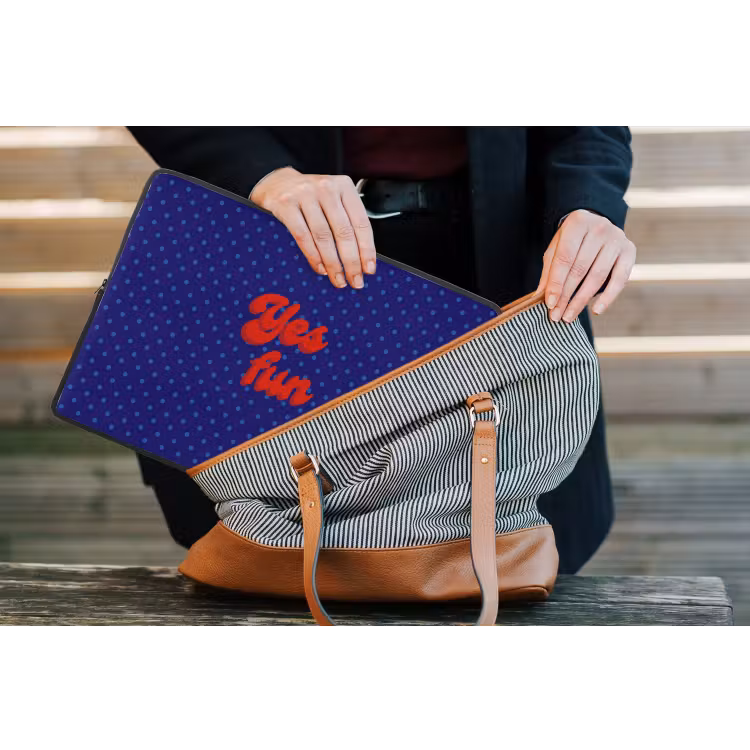 Yes fun - Rood - Blauw - Stippen laptophoes neopreen klein -tas