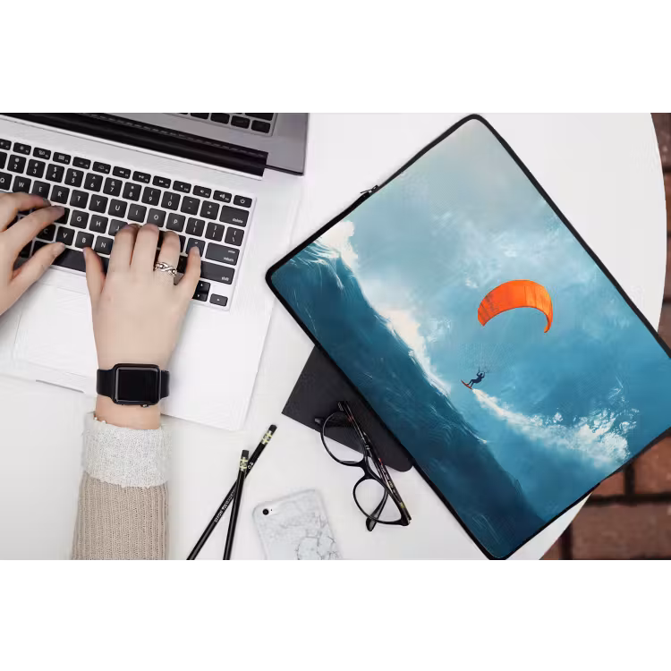 Kitesurfer - Oranje - Zee - Lucht laptophoes neopreen klein -bureau