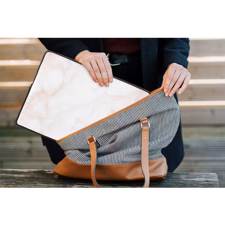 Zalmroze - Marmer - Aders laptophoes neopreen klein 279 -tas