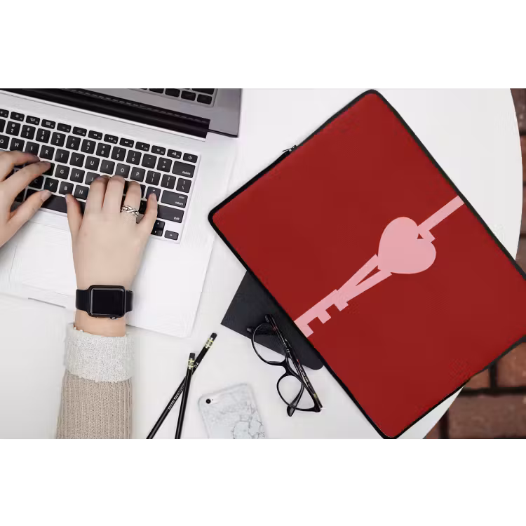 Love - Hart - Rood laptophoes neopreen klein -bureau